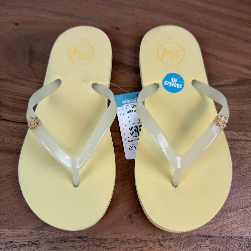 New Little Kids Reef‎ Charming Pale Banana Slip On Flip Flops Shoes Size 13 C
